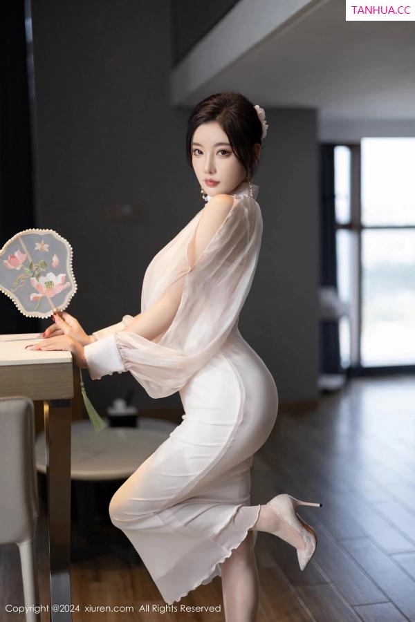 杨晨晨 sugar小甜心CC [XiuRen]高清写真图 2024.03.26 No.8294 杨晨晨Yome 丝袜美腿第13张图片